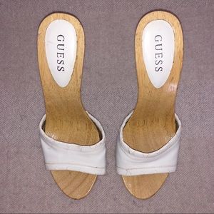 Vintage GUESS heels 🕊